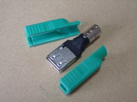 USB-PS/2ϊRlN^[̕ʐ^Q