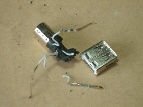 USB-PS/2ϊRlN^[̕ʐ^S